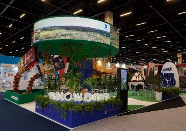 Executado: Paisagismo integrado e anel de LED