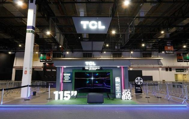 Ativação de marca em grande formato — projeto da MV Stands